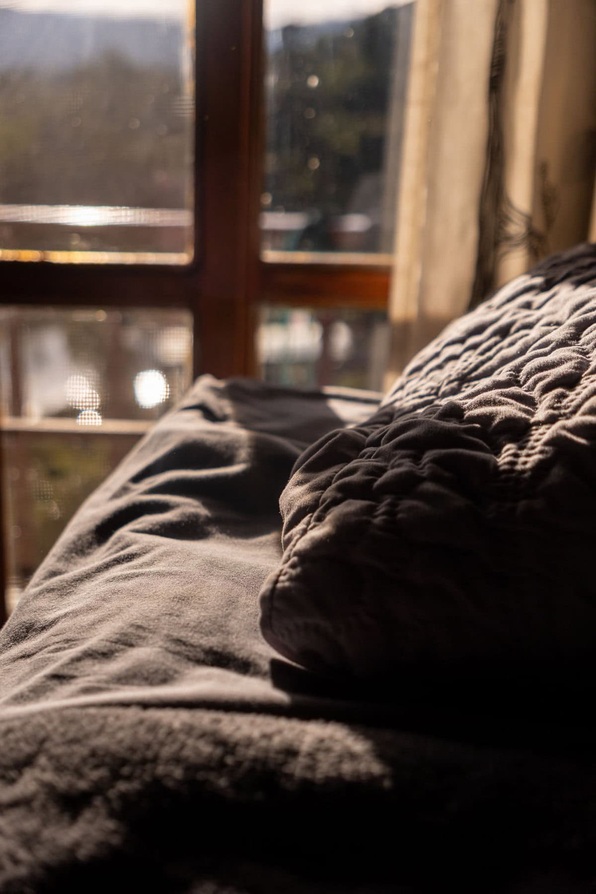 Panoramic views and stunning scenery surrounding Guatape Rock