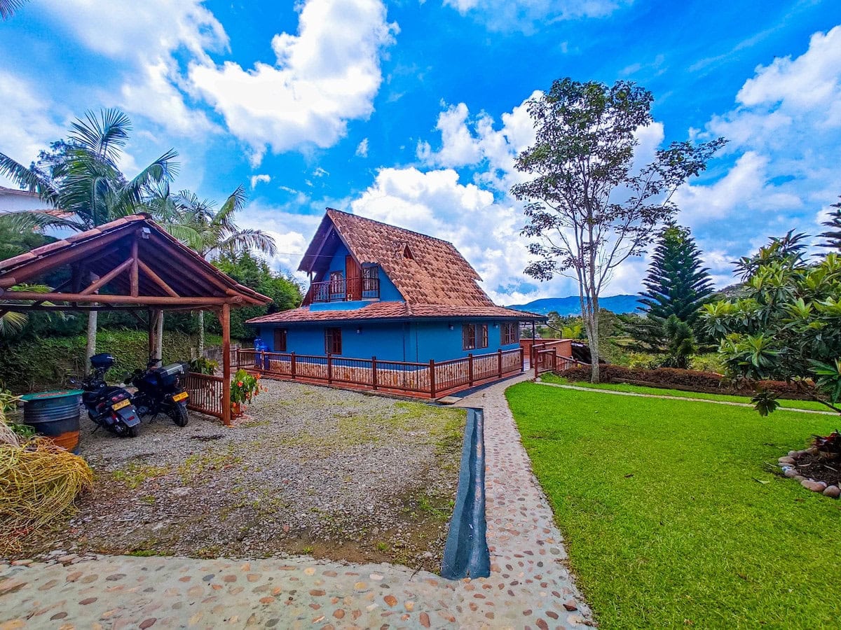 Blue villa at Finca Conejo Blanco with mountain views and gardens